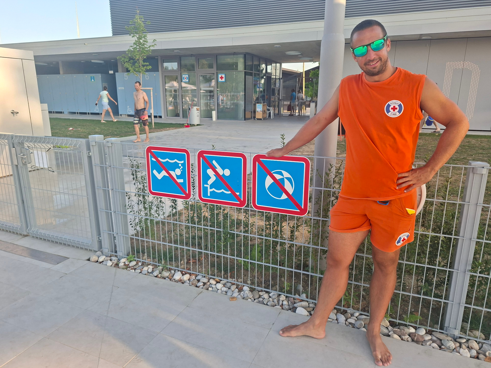 Licenciran reševalec iz vode na kopališču